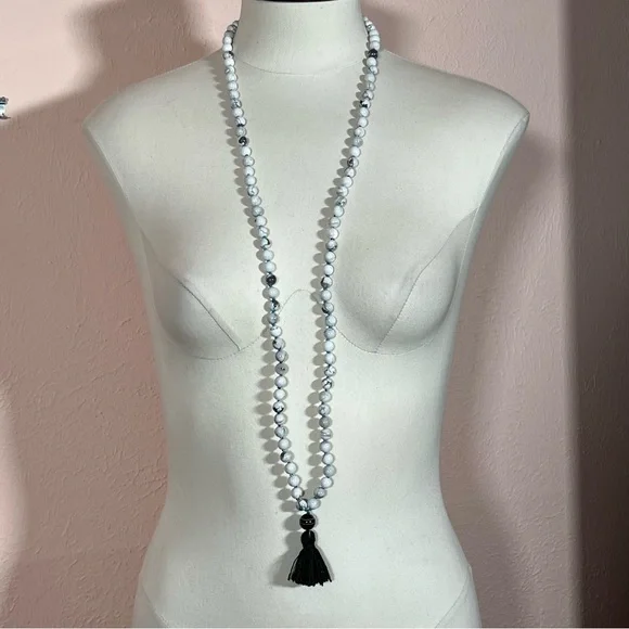 Vintage Y2K Boho Southwestern white howlite banded agate Long Mala Bead Necklace - Picture 3 of 16
